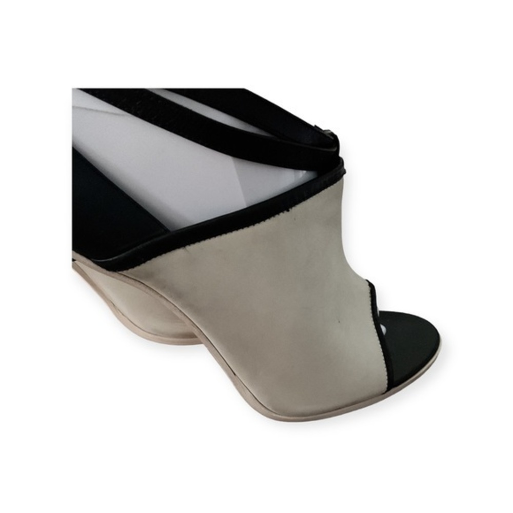 Women’s‎ black and white Derek Lam heels, size 10 - Picture 5 of 8